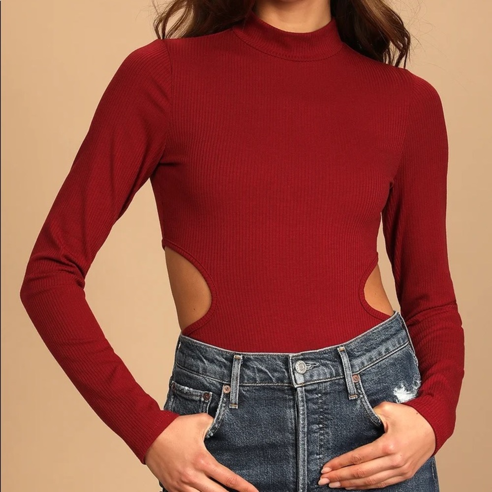 Ribbed Cutout Long-Sleeve Top in Burgundy